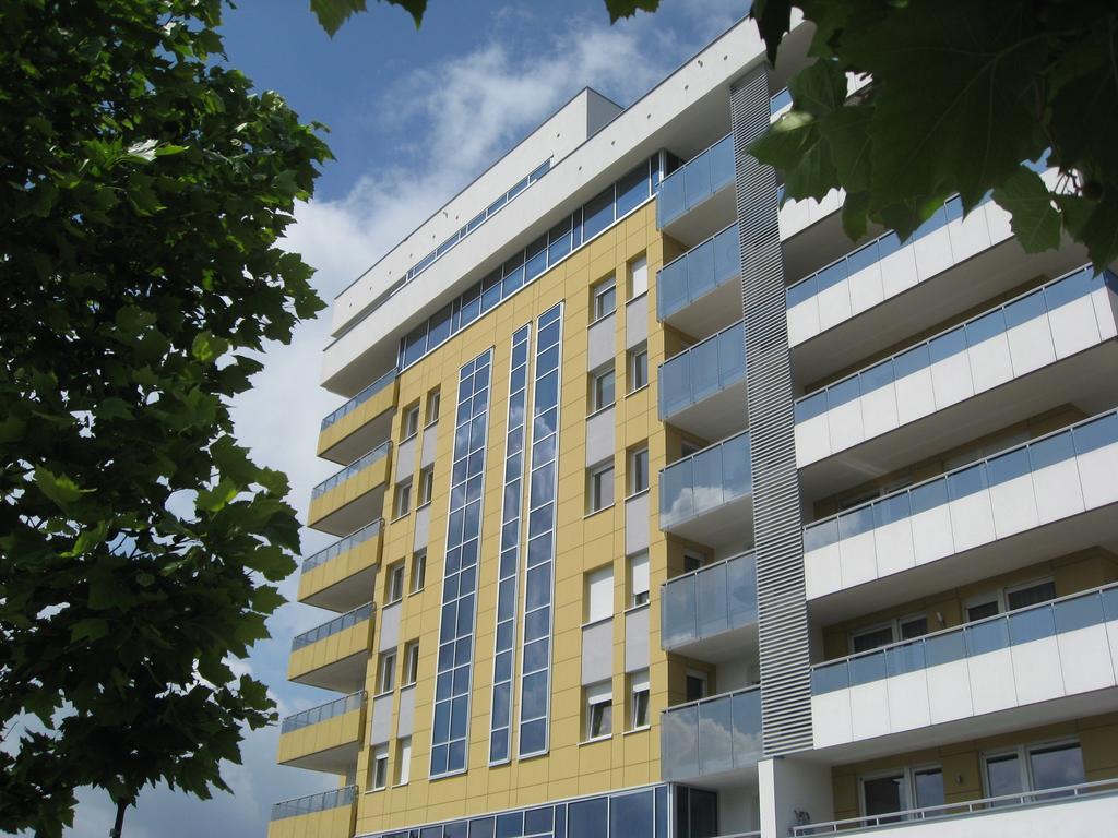 Marcelin Apartments Познань Экстерьер фото